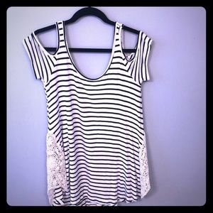 Striped shoulder cut out blouse with lace detail.